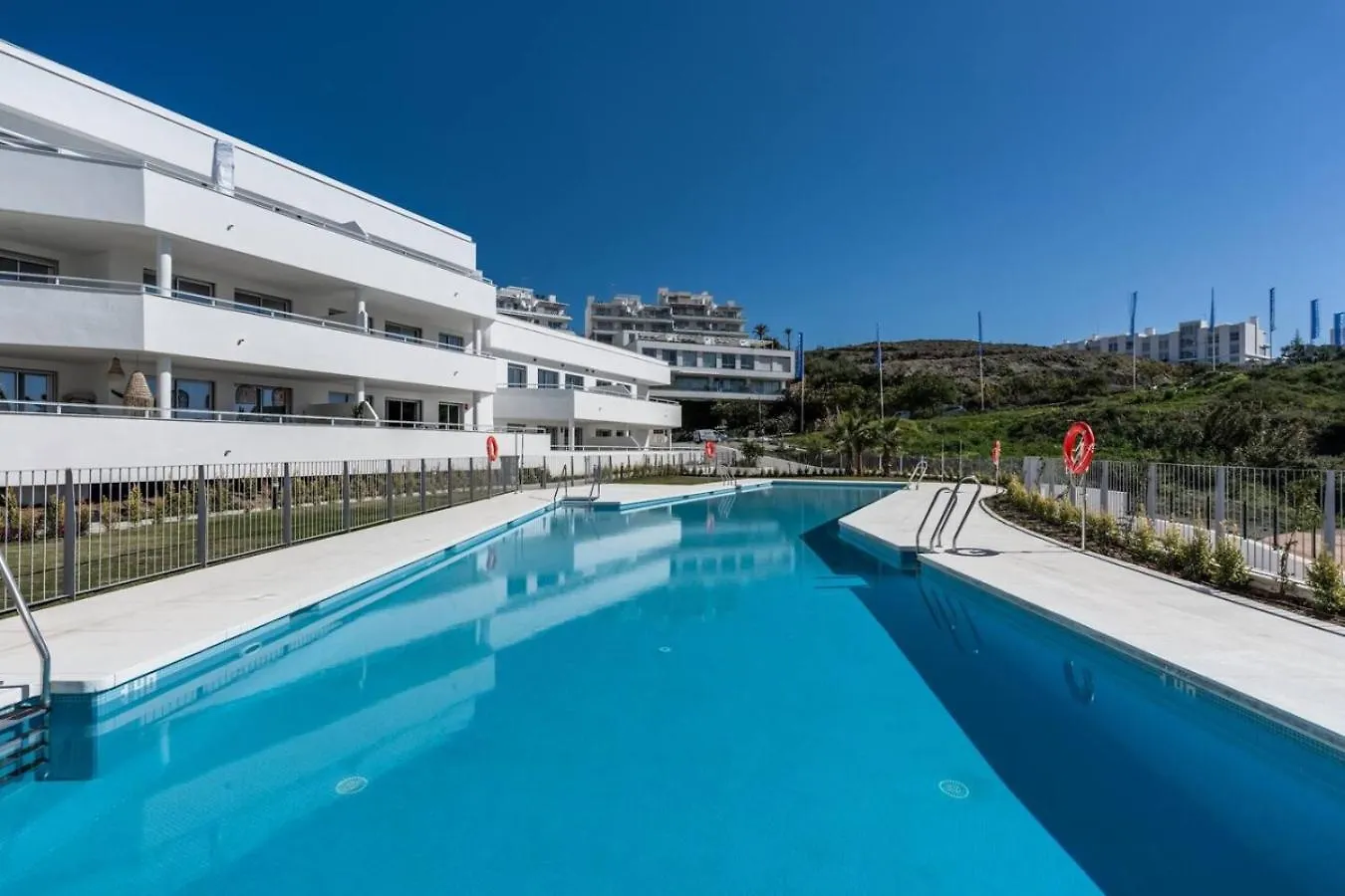אסטפונה Casa Con Vistas - 2 Bedroom Apartment With Terrace ספרד